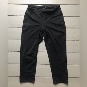 GapFit Black Capris Size Medium
